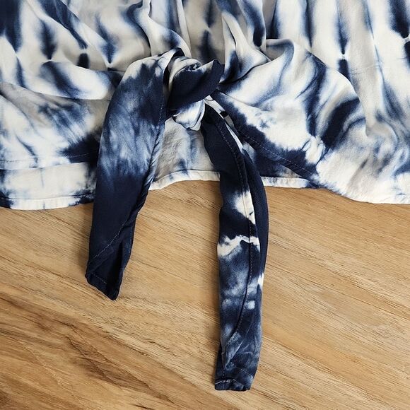 🔹️Young Fabulous & Broke Blue Tie Dye Rayon Tied Front Top Small - Picture 9 of 12